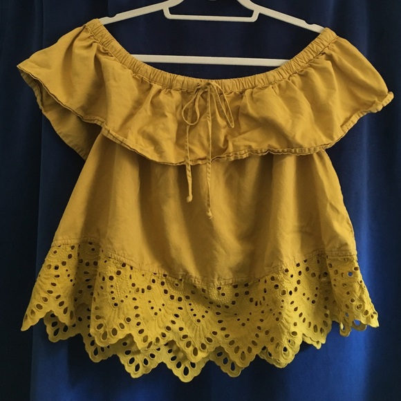 Madewell | Eyelet Off-the-Shoulder Top - Picture 2 of 5